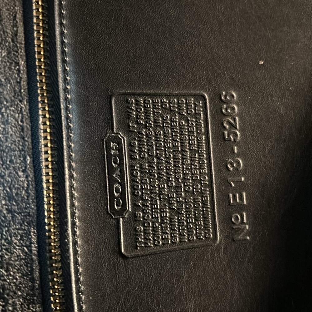 Black Leather Professional Briefcase with Flap Closure - Picture 4 of 4